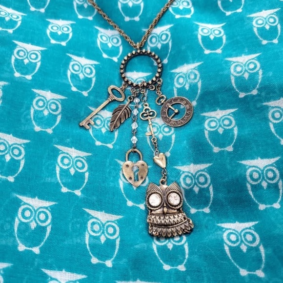 Owl charm necklace & owl scarf - Picture 1 of 2